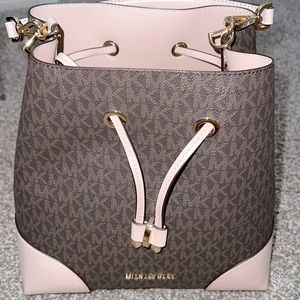 MICHAEL KORS MERCER GALLERY MEDIUM